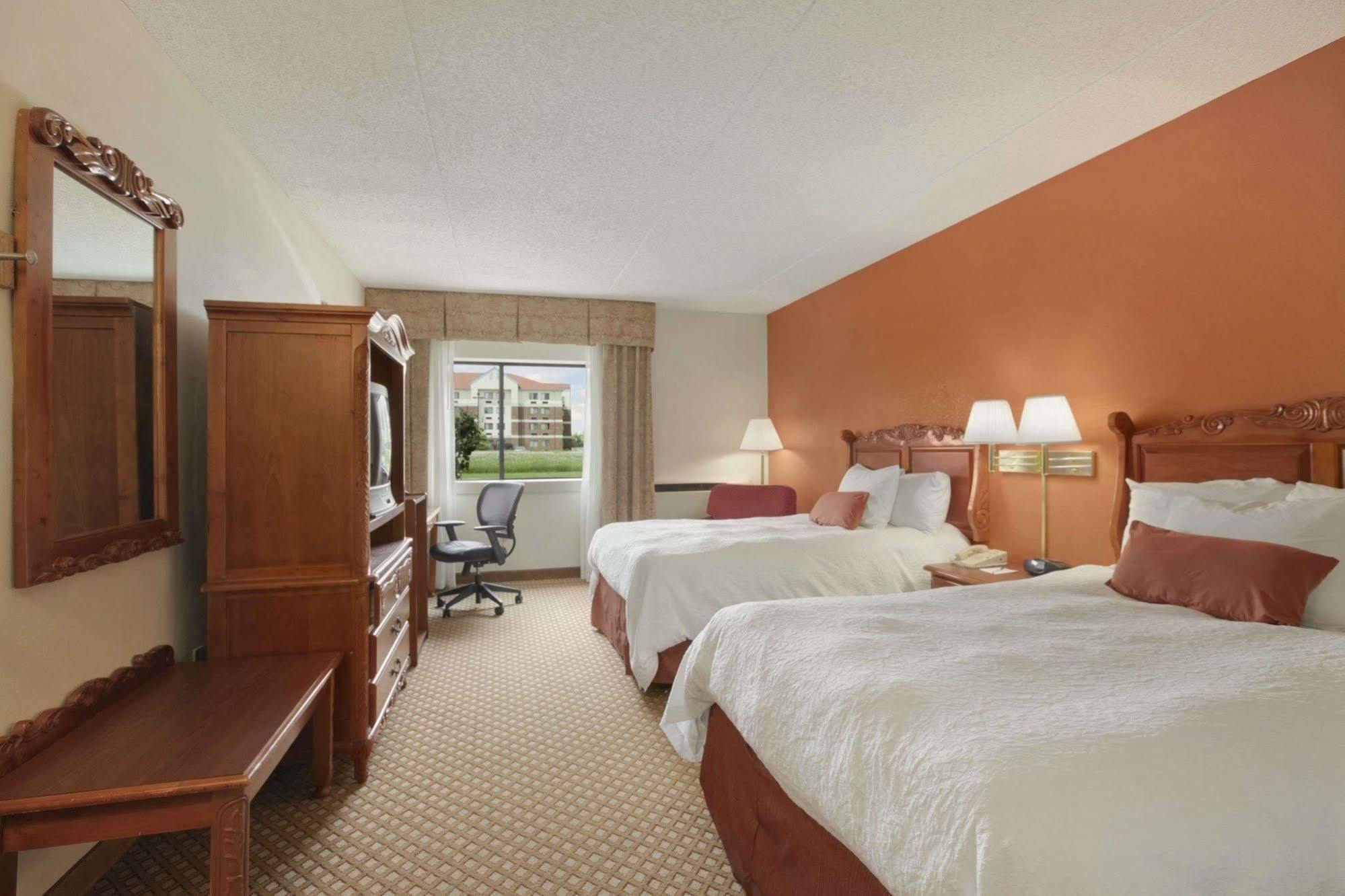 Best Western Warren Hotel Екстериор снимка